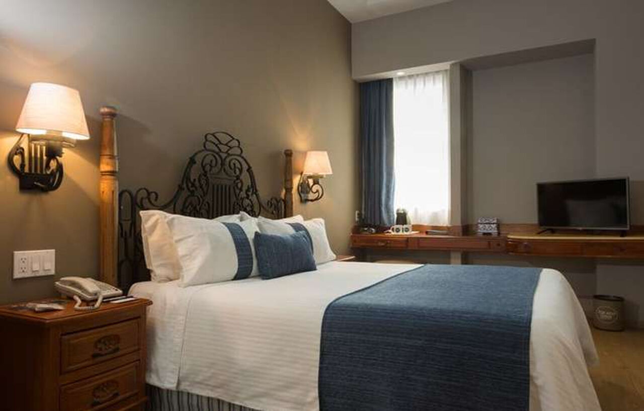 Zocalo & Rooftop Hotel 4*